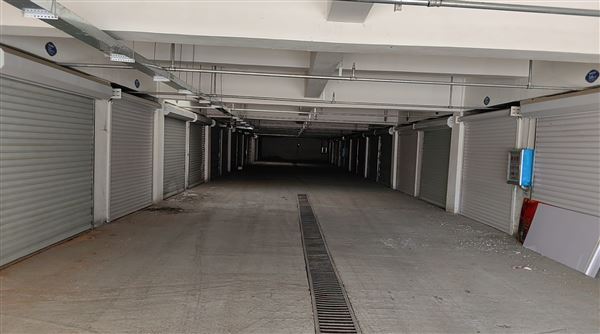 出售大型仓库.大型车库.