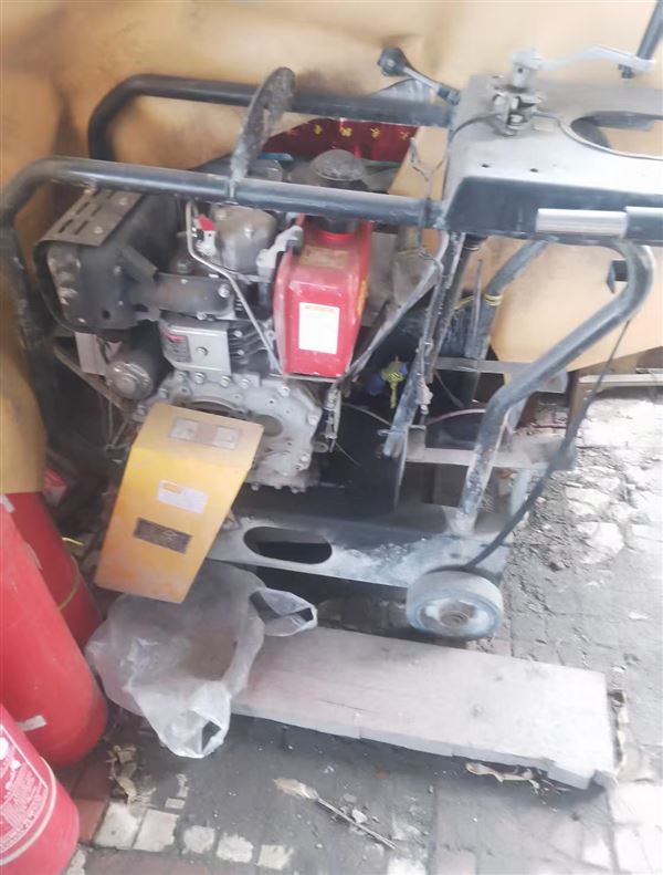 低价出售修路工具